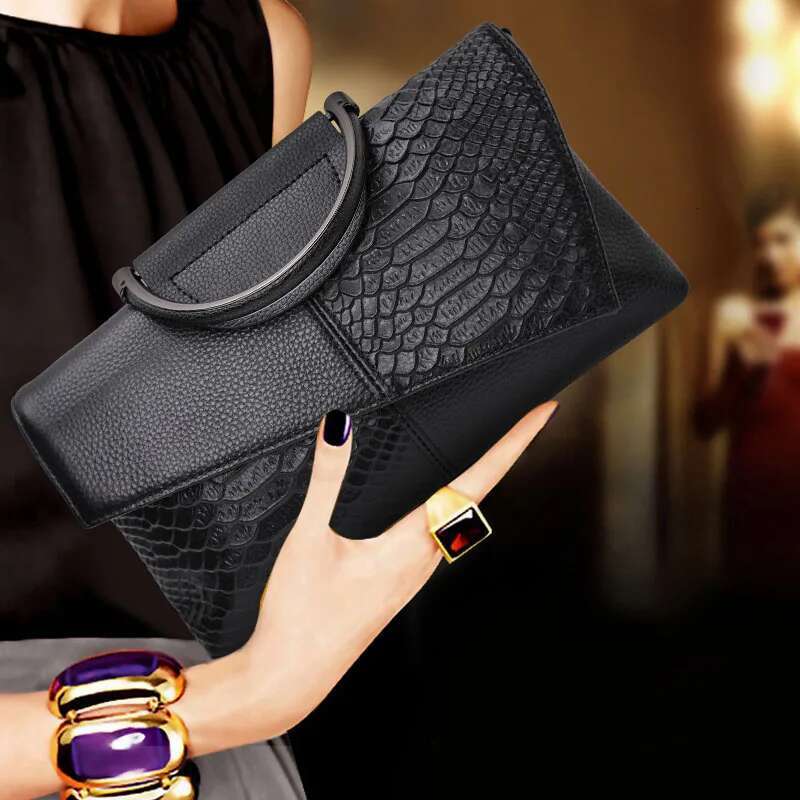 New Women's Snake Pattern Printed Handbag With And Multi Functional Leather Wallet