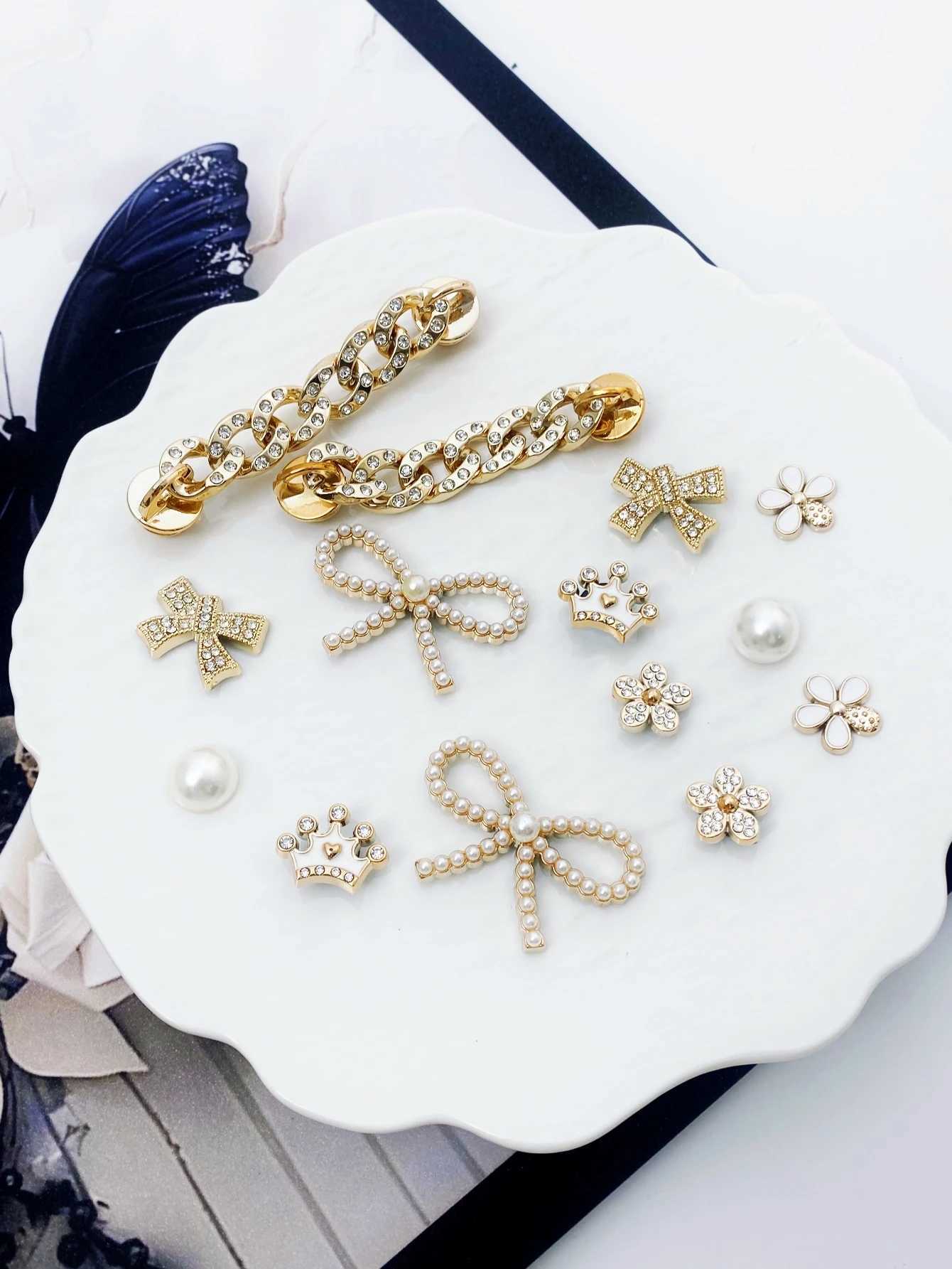 14 Crocodile Shoes (Golden Bow White Crown White Flower Gold ABS Diamd Chain) Shoe Accessories - Easy to Install and Detachable DXJ250401 - view 5
