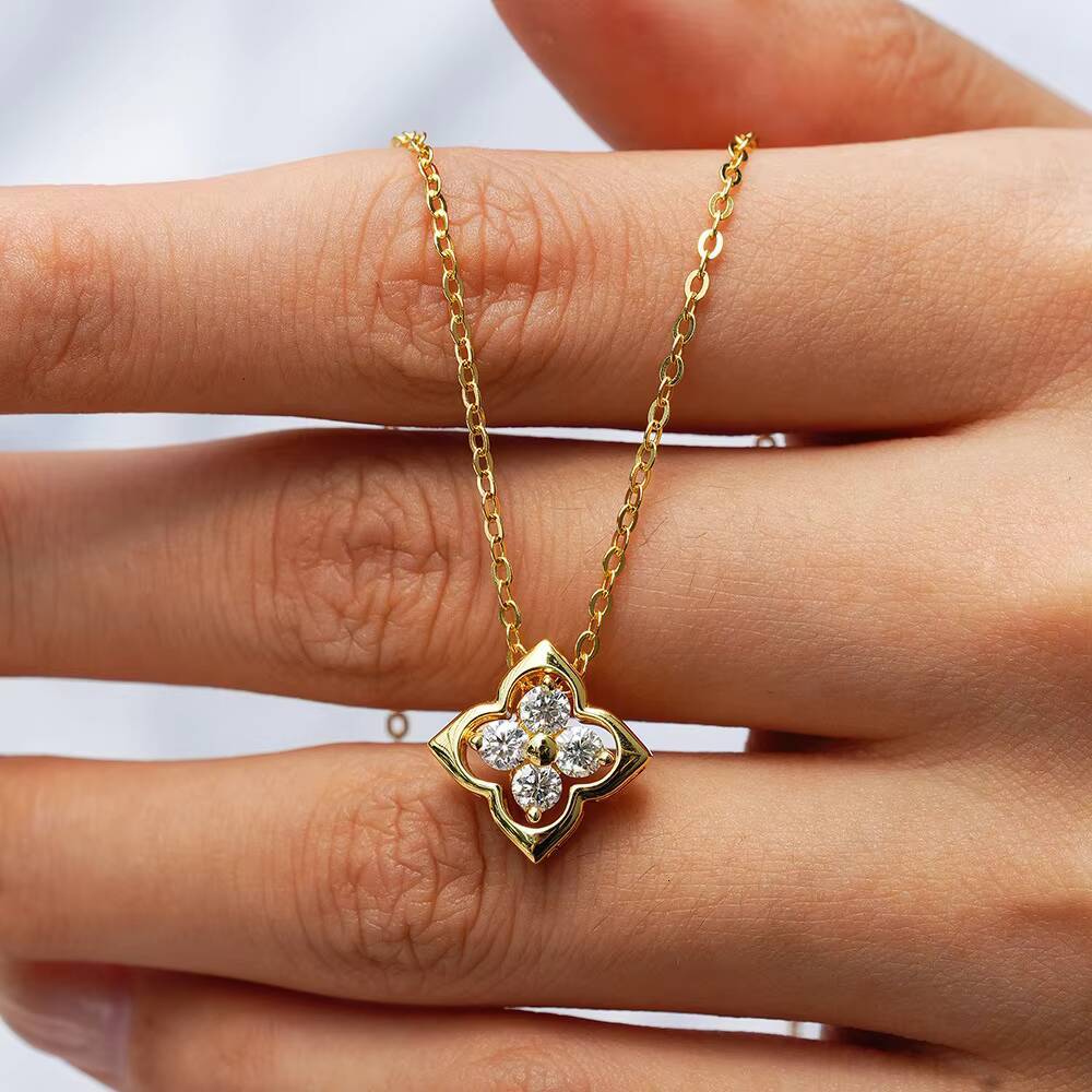 14K Gold Plated 925 Sterling Silverclover Pendant with Four Leaf Clover Moissanite Pendant Necklace Jewelry Set for Women