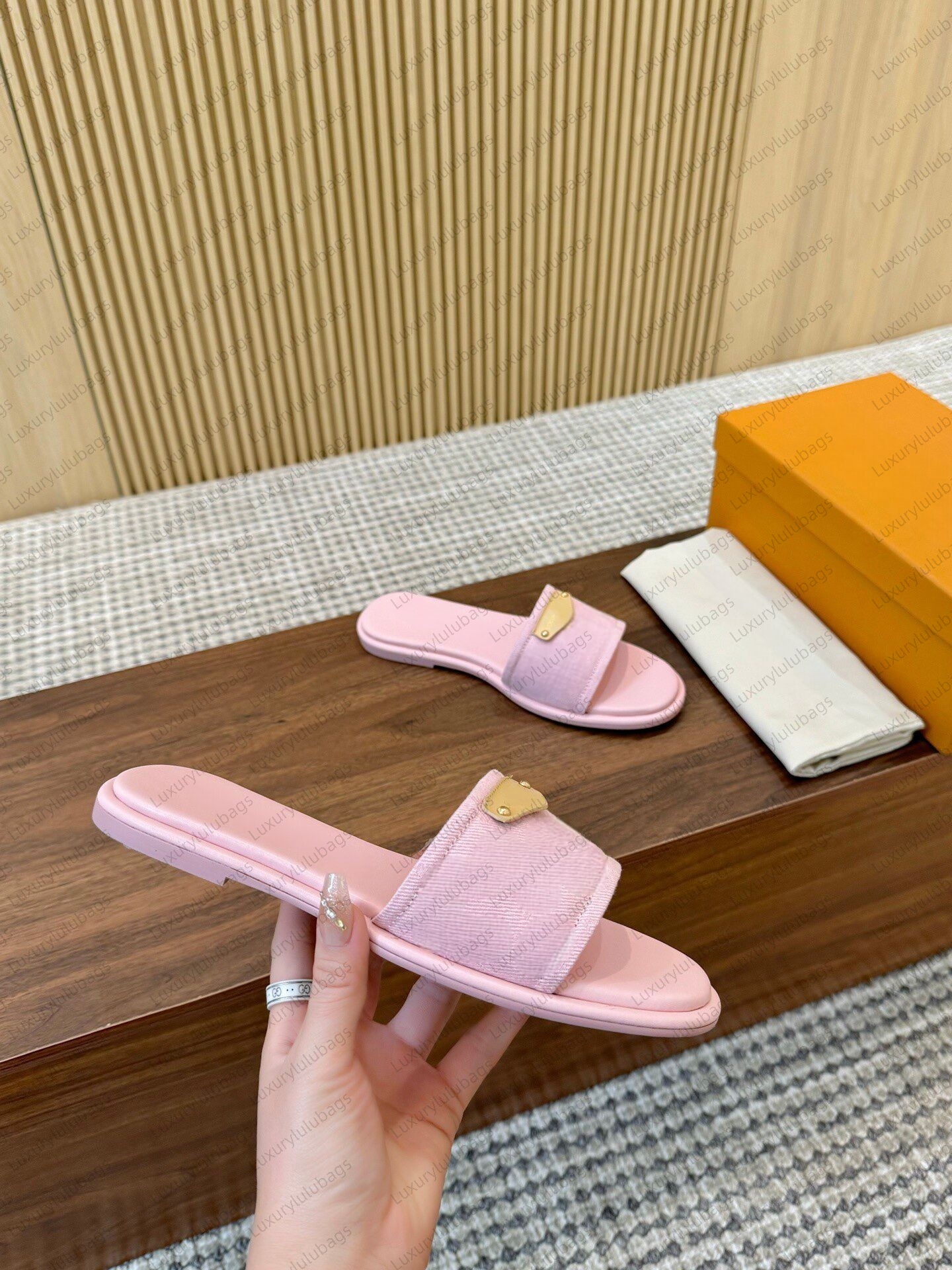 Newest Designer Sliders Women Embroidery Denim Pink Pillow slippers Flat Comfort Slides Fashion Classic Prints Embossed Summer Sandals Beach Shoes slippers 35-43
