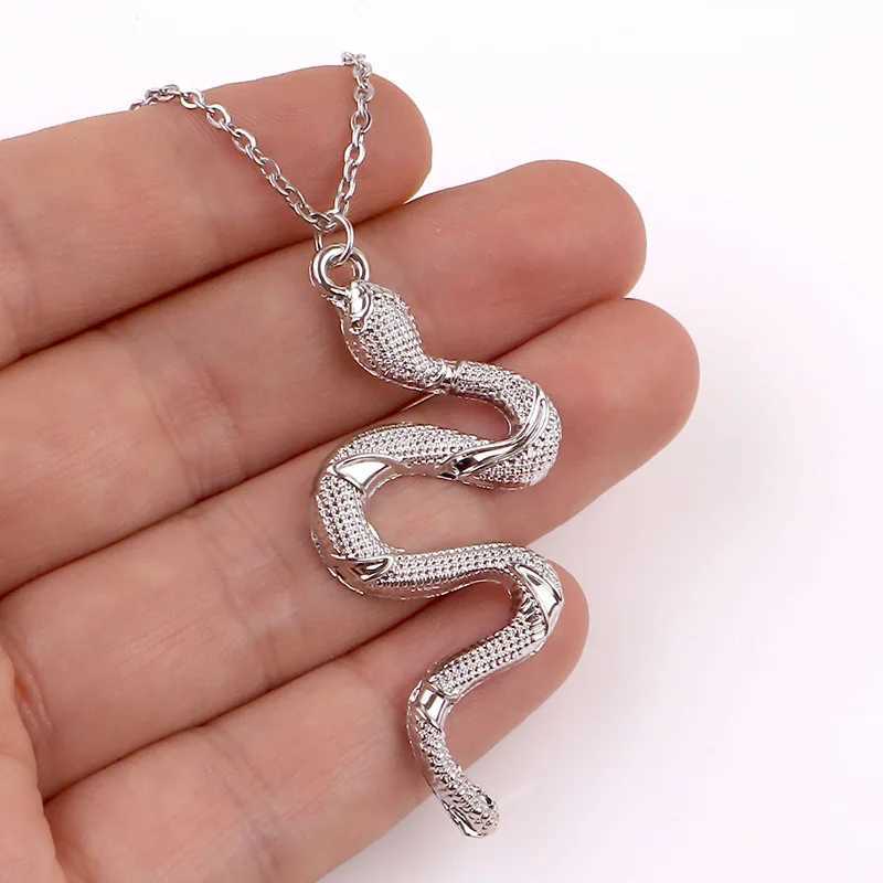 New Ladies Snake Necklace New Animal Design Pendant Necklace Statement Simple Style Fashion Women Birthday JewelryC250407