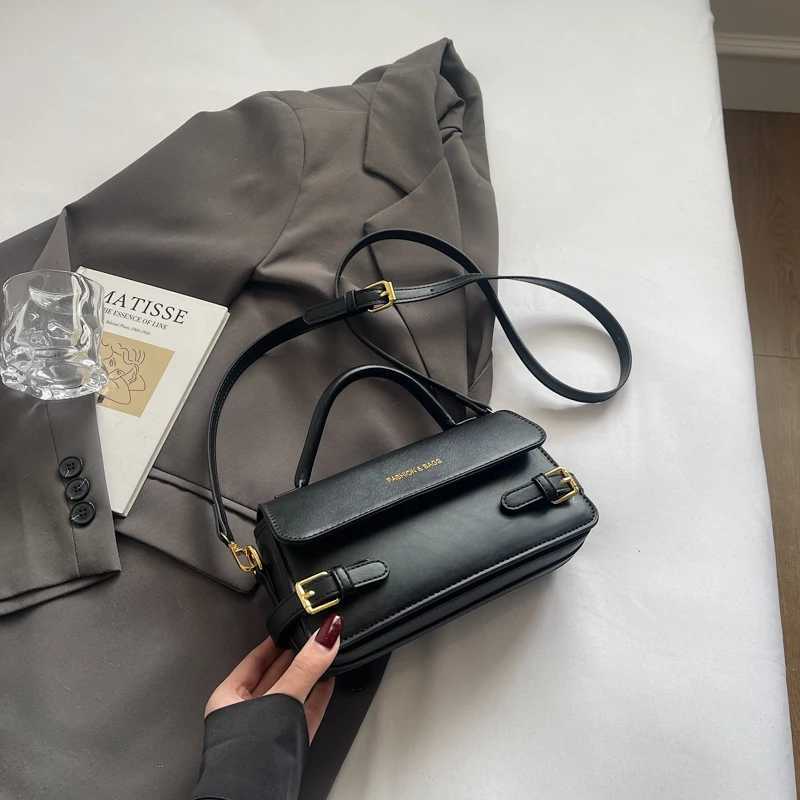 Designer Buckle Belt Flap Handheld Bag Wen Summer New Korean Rectangle PU Leather Crossbody Bags Fi Letter Solid e Shoder Bag1 Y251120