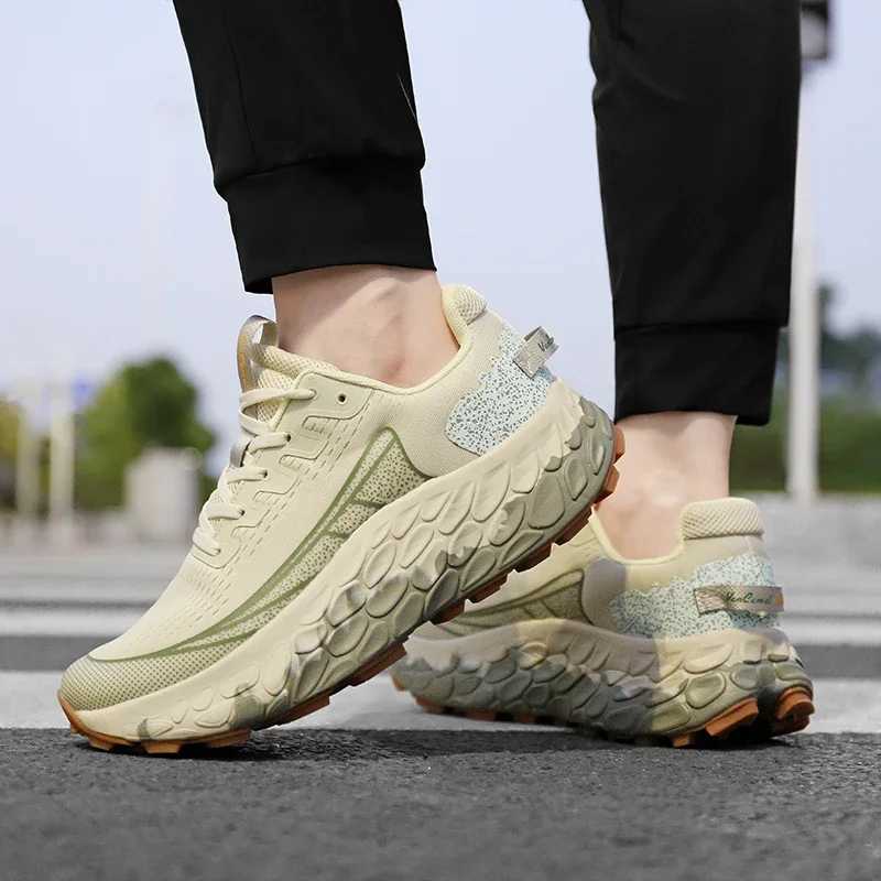 Mens Breathable Bounce Trail Running Shoes Anti-slip Cushioning Outdoor Thick Bottom Running Shoes Couple SneakersC250401