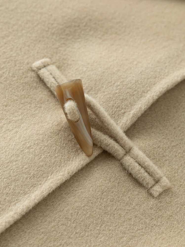 DUSHU 100 Wool Peter Pan Collar Women Horn Button Women Beige MidLength Woolen Coats Contrasting Color Design Cute Wool JacketT251101
