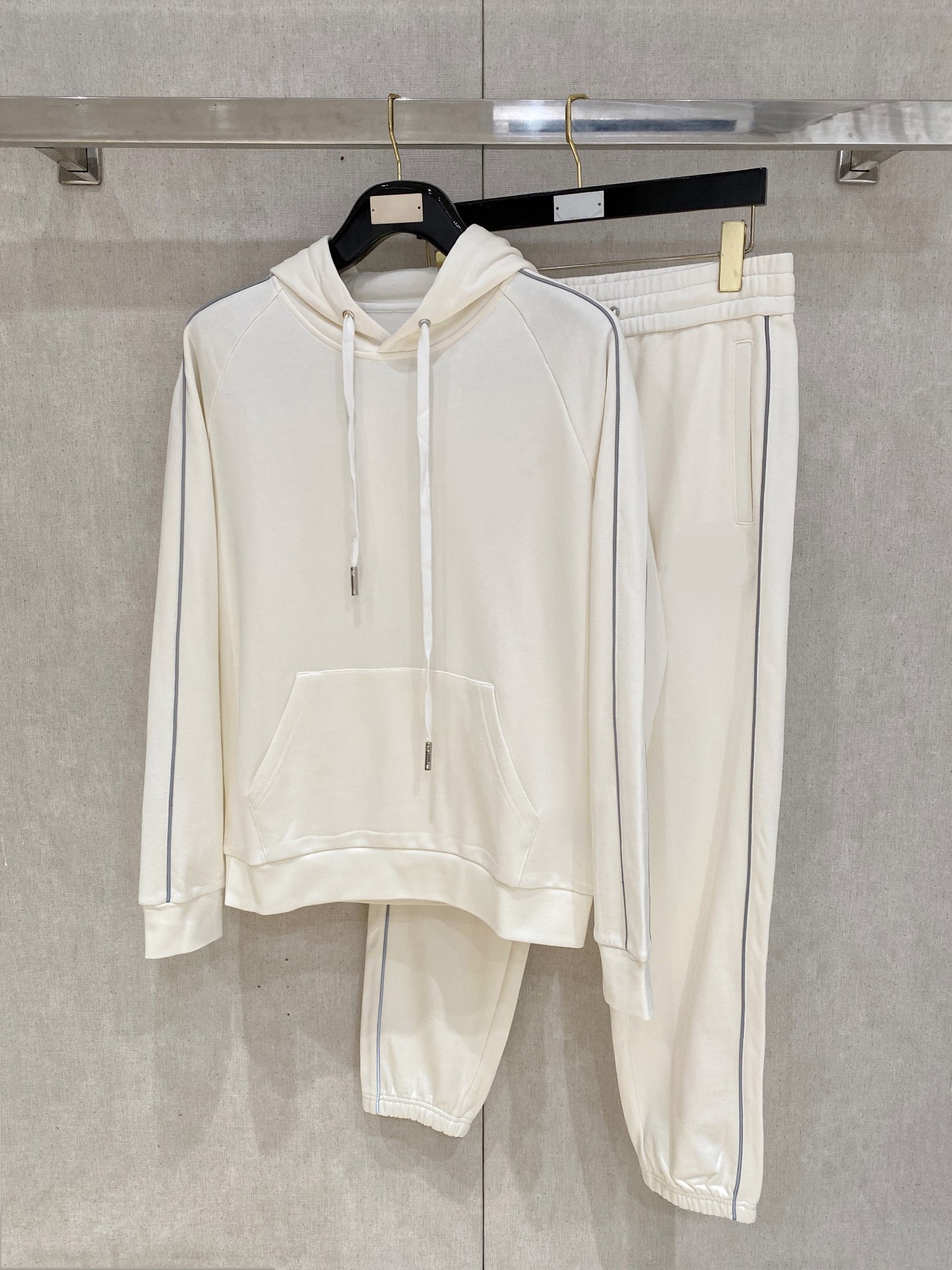 Gu 2025 new mens two-piece set leisure sweater high-quality suit fashion winter sweater hooded sweater men's sweater men's trousers men