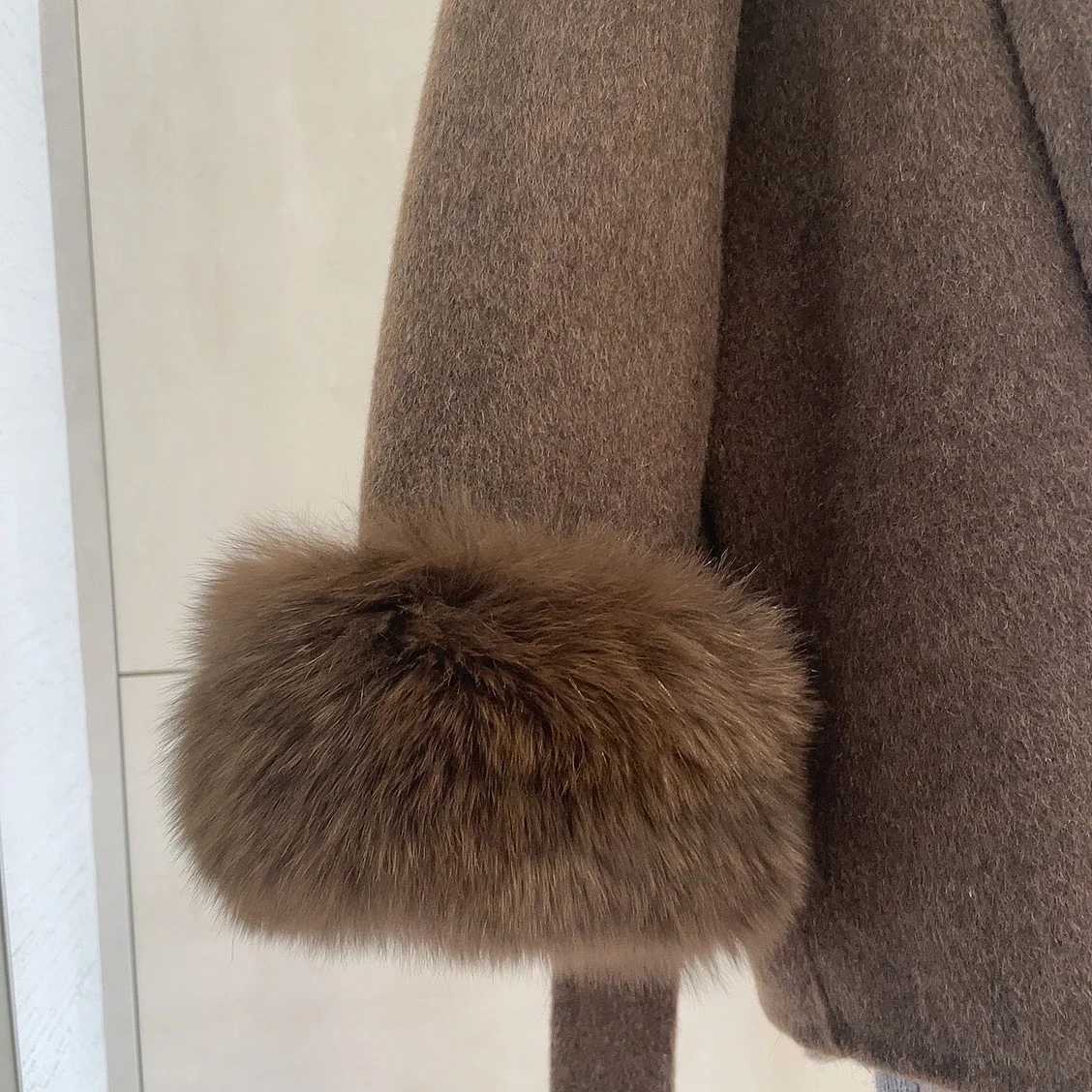 French Bucklefree Cape Doublesided Wool Fox Fur Sleeves Light Luxury Temperament Woolen Coats and Jackets Women Fall WinterT251101