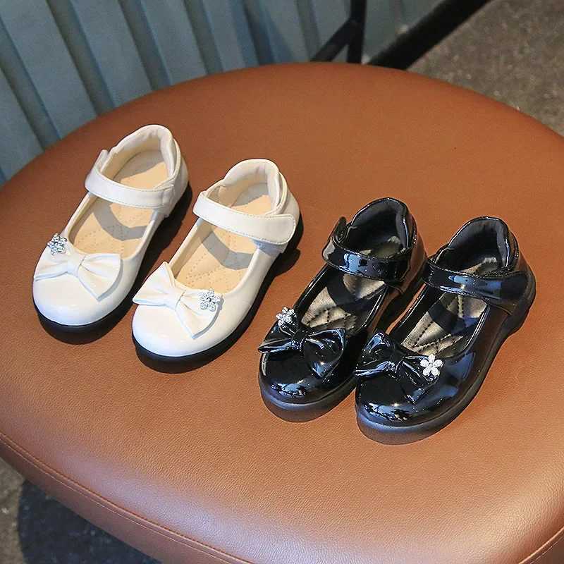 Glossy Kids Leather Shoes Simple Shallow Performance Shoes Black Bow with Crystal Flower Child Moccasin Shoes for Girls CasualT251101