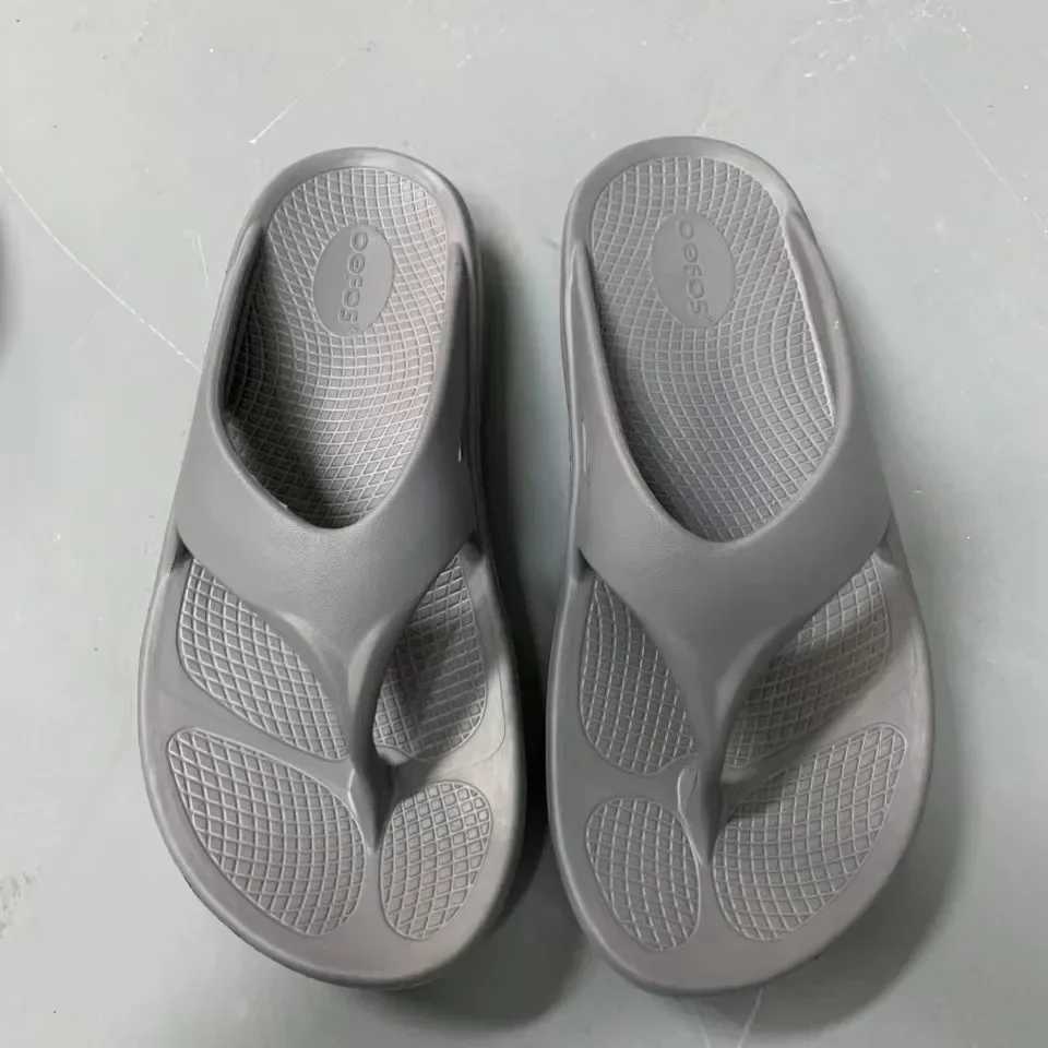 Lightweight recovery shoes sliders mens and womens soft soled sneakers outdoor sandals lightweight beach shoes Z250401