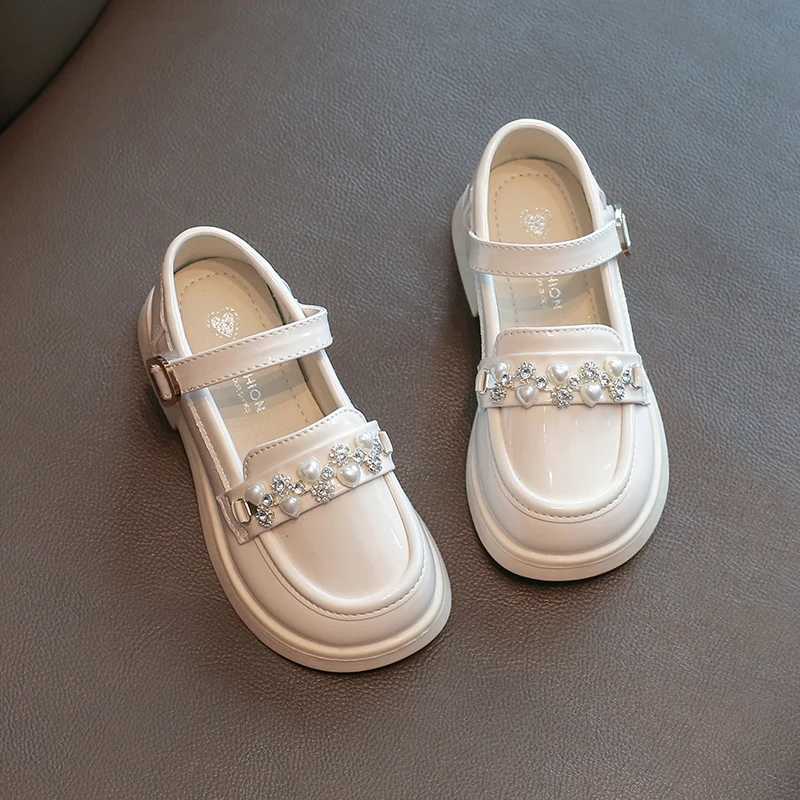 Girls Cute Performance Shoes 2024 New Childrens Princess Leather Shoes with Simple Pearl Chain Kids Casual Moccasin Soft SweetT251101