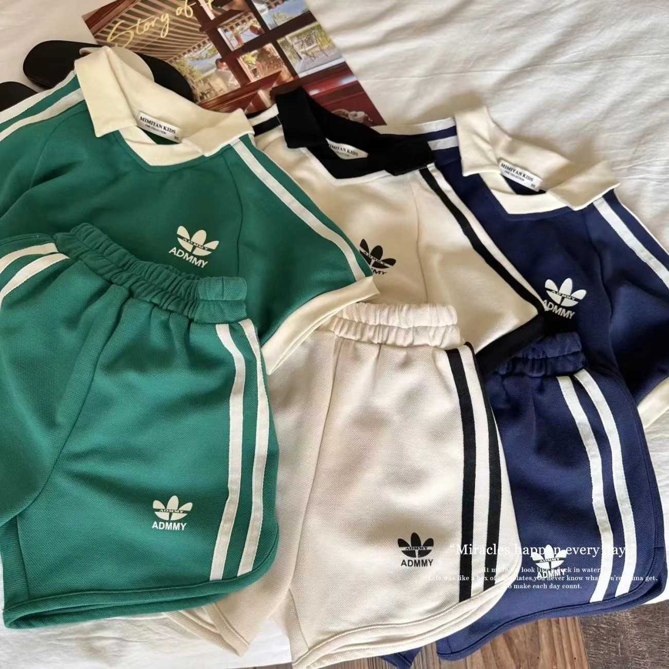 Clothing Sets 2025 Summer New Childrens Set Handsome Mens and Womens Small and Medium Childrens Baby Trendy Brand Short Sleeve T-shirt+Pants Two Piece