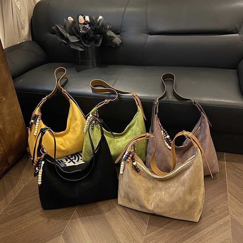 Designer handbag LEFTSIDE 2025 Winter Small Suede Crossbody Bag Handbags and Purses Womens Hobo Bag Trend Brand Solid Color Shoulder Bags Y251031