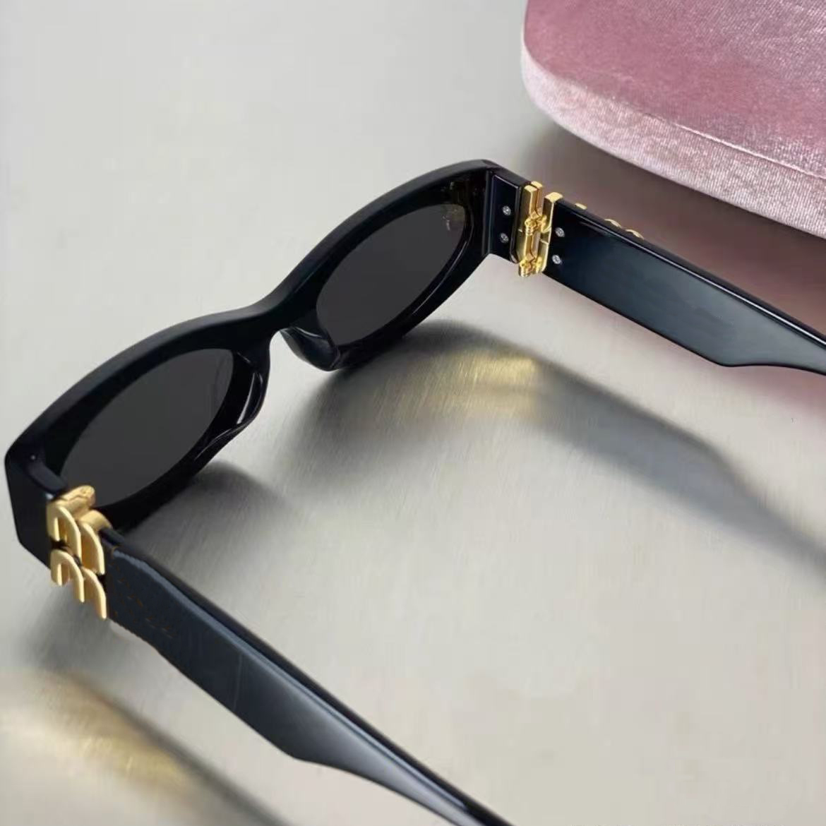 2025 Top luxury Sunglasses designer womens Mens Wearing fashion hot selling senior Eyewear For Women eyeglasses frame Vintage Metal Sun Glasses