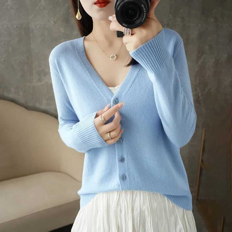 New VNeck Temperament Small Fragrant Wind Women Loose Sweater Solid Color Coat Offer CardiganT251101