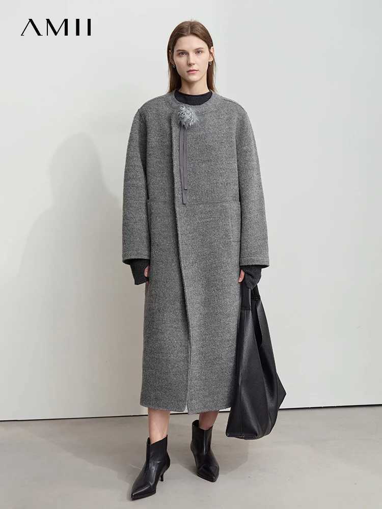 AMII Minimalist 2025 Winter New 100 Woolen Coat for Women Round Neck Removable Corsage Female Loose Commuter Outerwear 12444013T251101