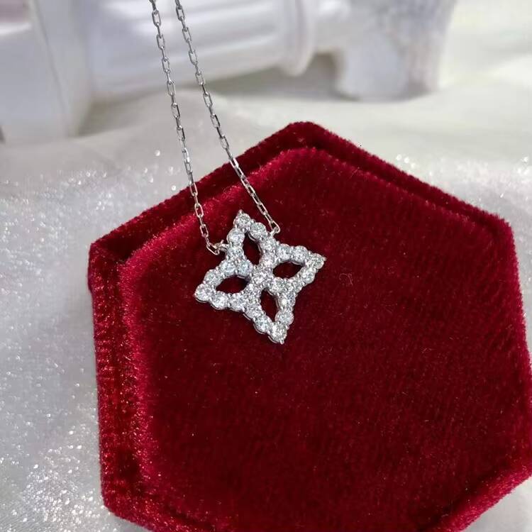 Custom Romantic Shooting Star Fourleaf Clover 14K White Solid Gold Moissanite Pendant With Chain Necklace Jewelry