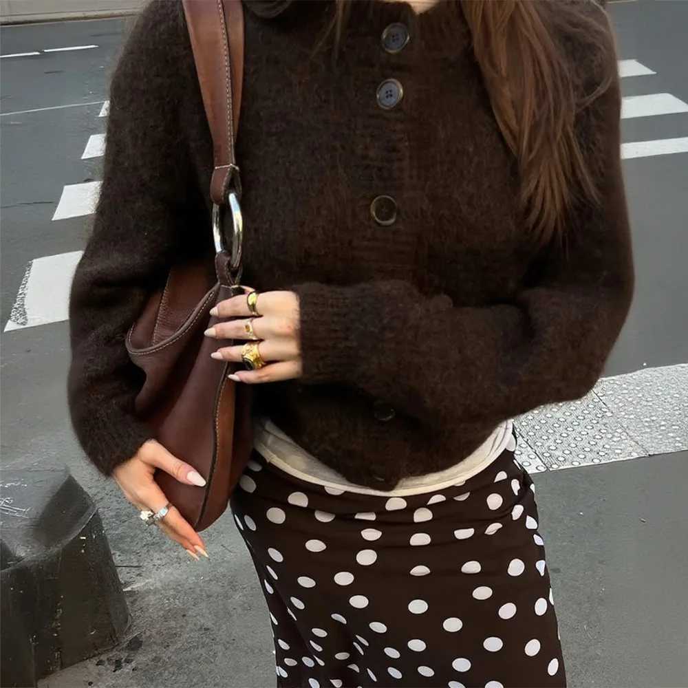 2025 Fall Winter New Fashion Womens Sweater Loosefit Knit Cardigan Singlebutton Closure Solidcolor Minimalist Top JacketT251101