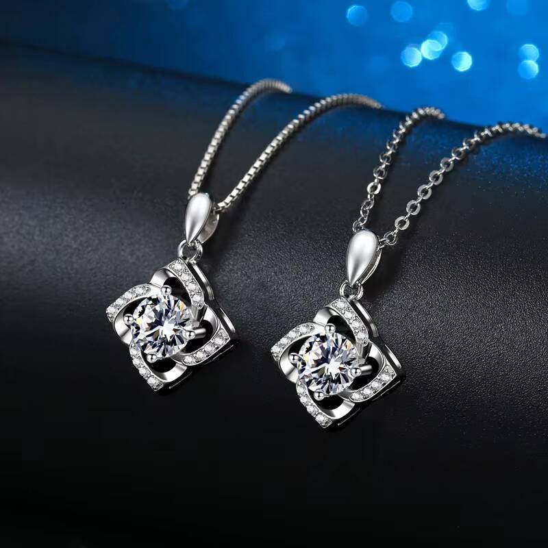 1CT 2CT VVS Moissanite Pendant Moissanite 925 Silver Necklace Four Leaf Clover Necklace Fashion Jewelry Necklaces
