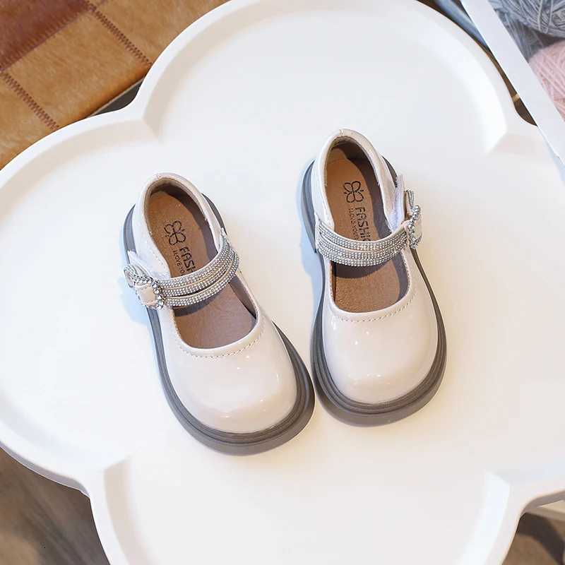 Girls Leather Shoes for Party Wedding Children Princess Shoes Fashion Kids Performance Shoes All Match AntiSlippery 2024 NewT251101