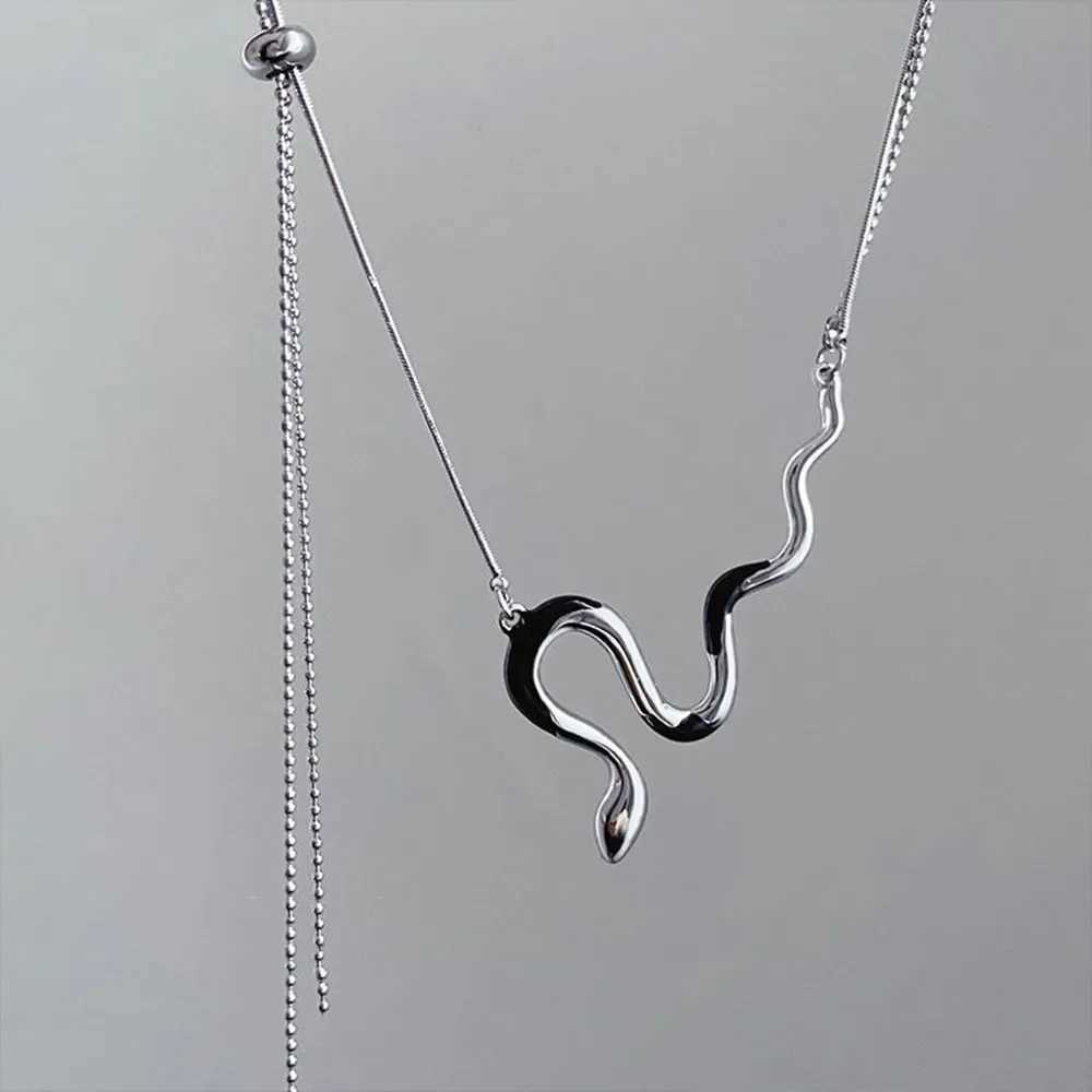 Snake Shaped Double-layered Pendant Necklace For Women Fashion Clavicle Chain Hip-hop Sweater AccessoriesC250407