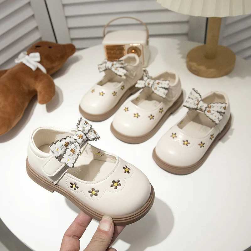 2025 New Fashion Girls Leather Shoes Sweet Flower Kids Flats Round Toes Cute Bow Girls Princess Shoes Nonslip Soft Sole InsT251101