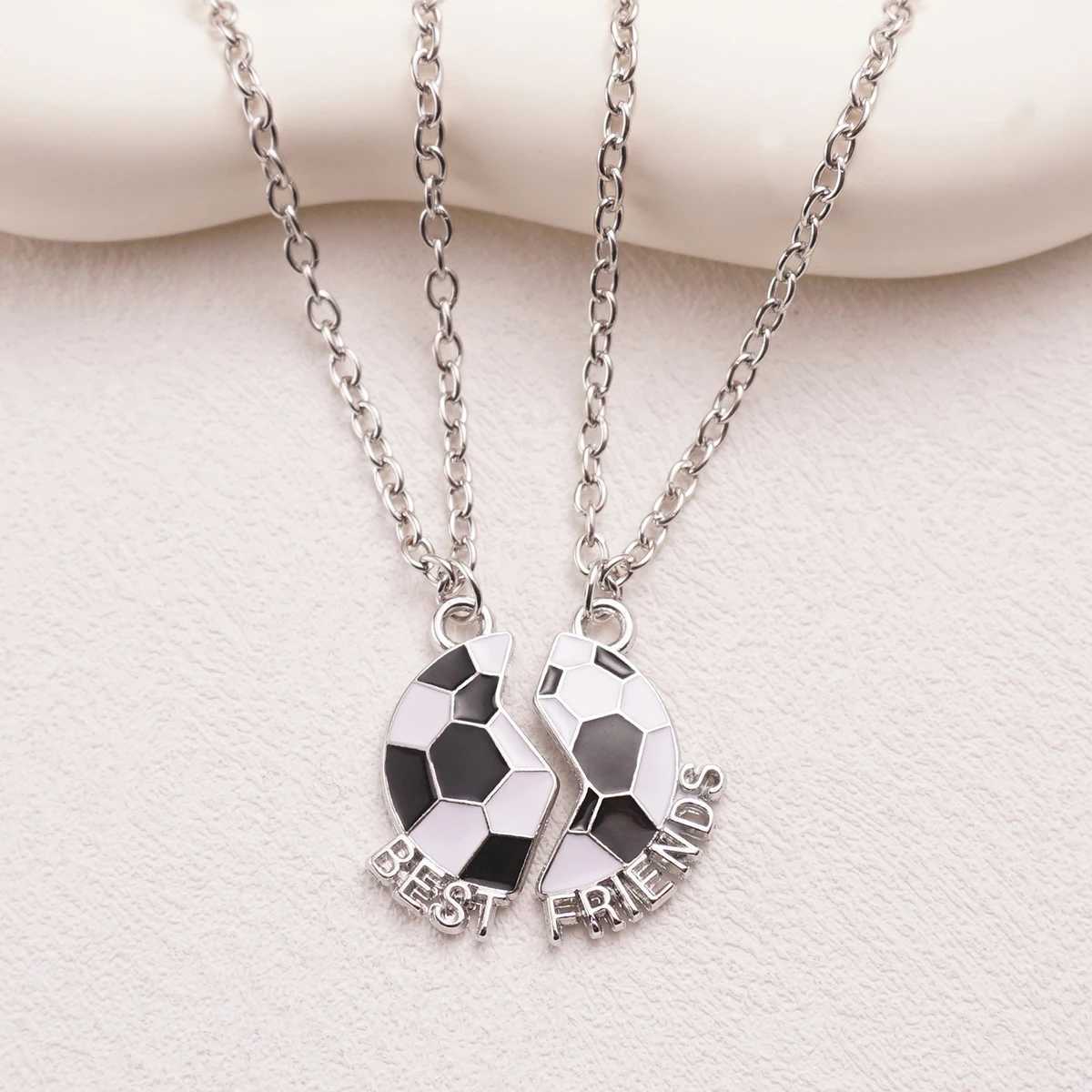 2 Pcs/Set Football Best Friends Pendant Necklace For Women Borken Heart Enamel Soccer Necklaces Friendship Choker Necklace GiftC250407