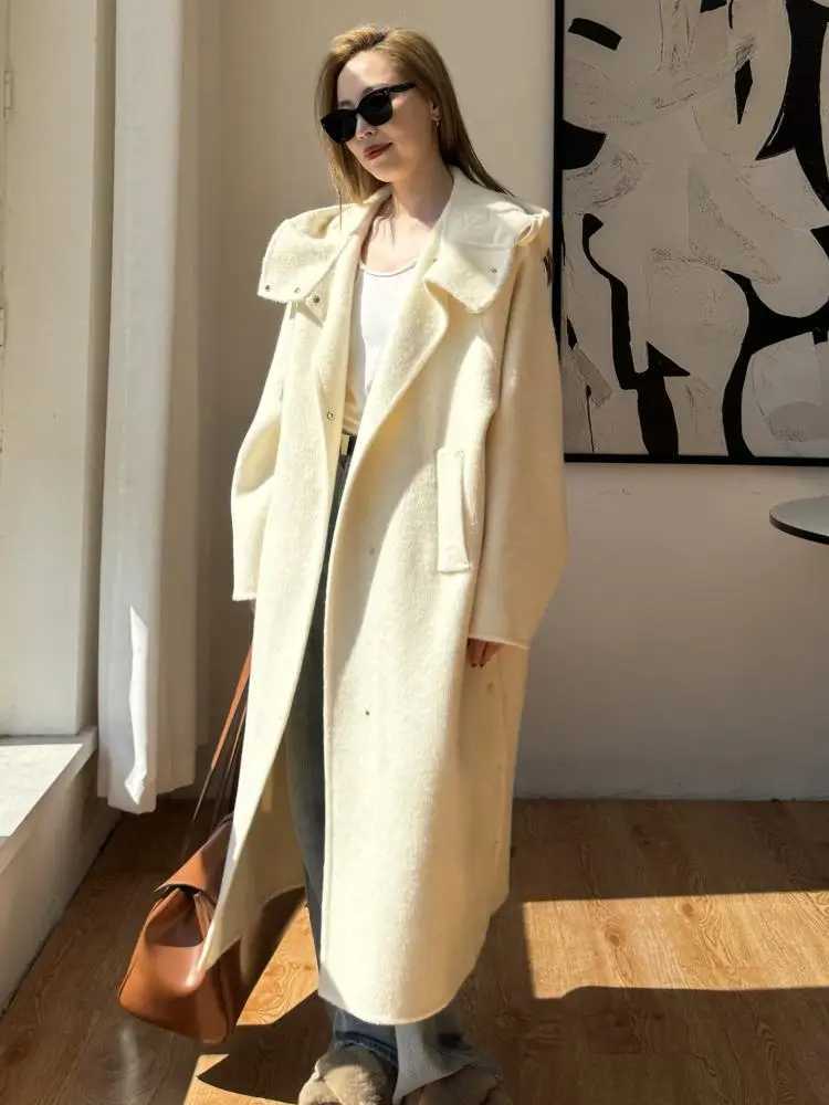 2025 Autumn And Winter HighEnd Warm Thick Hooded Lady Alpaca Woolen Blended Jackets Womens Long Loose Wool CoatsT251101