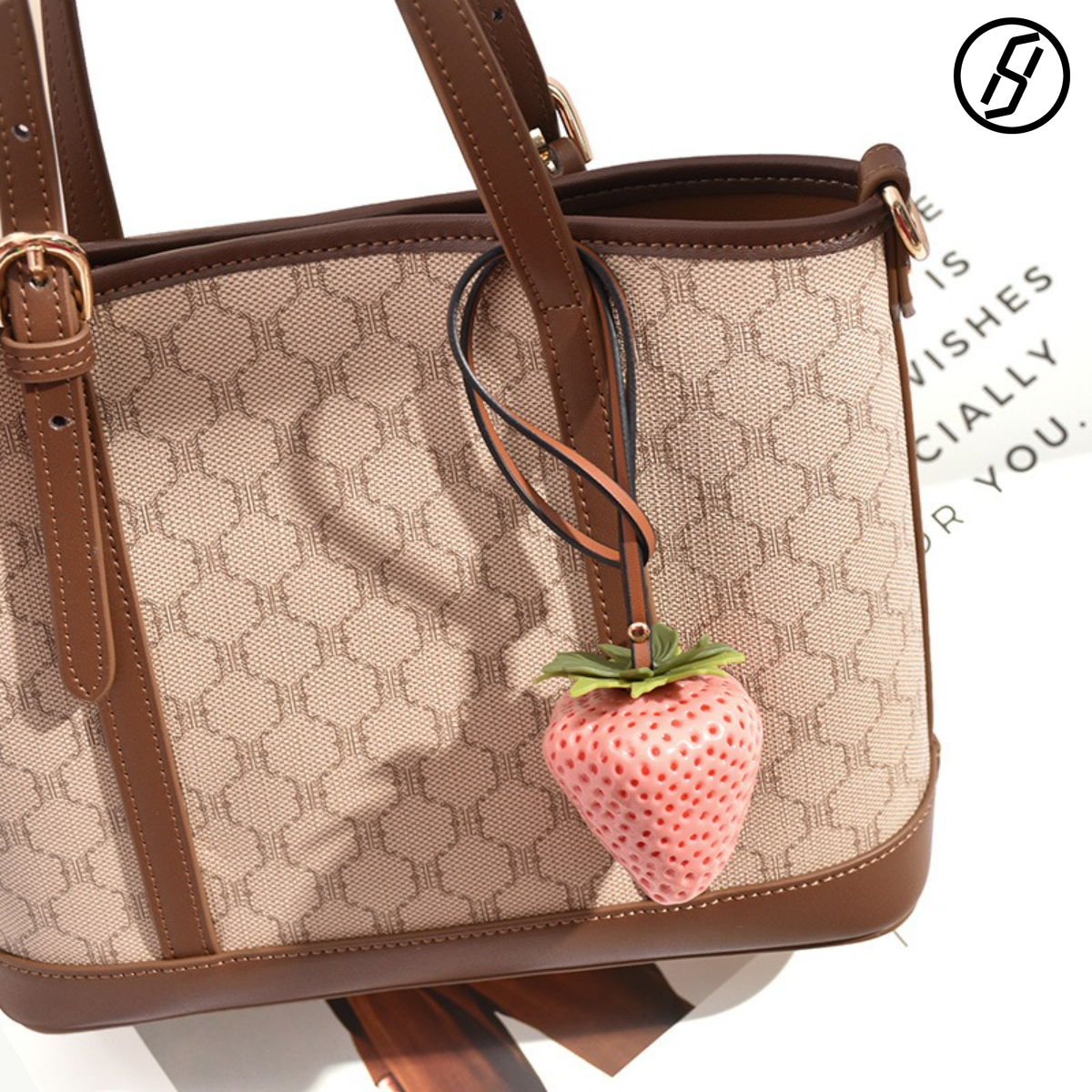 Simulated Strawberry Charm Keychains Light Luxury Bag Accessories - Cute Fruit Pendant for Purse or Backpack Z260130