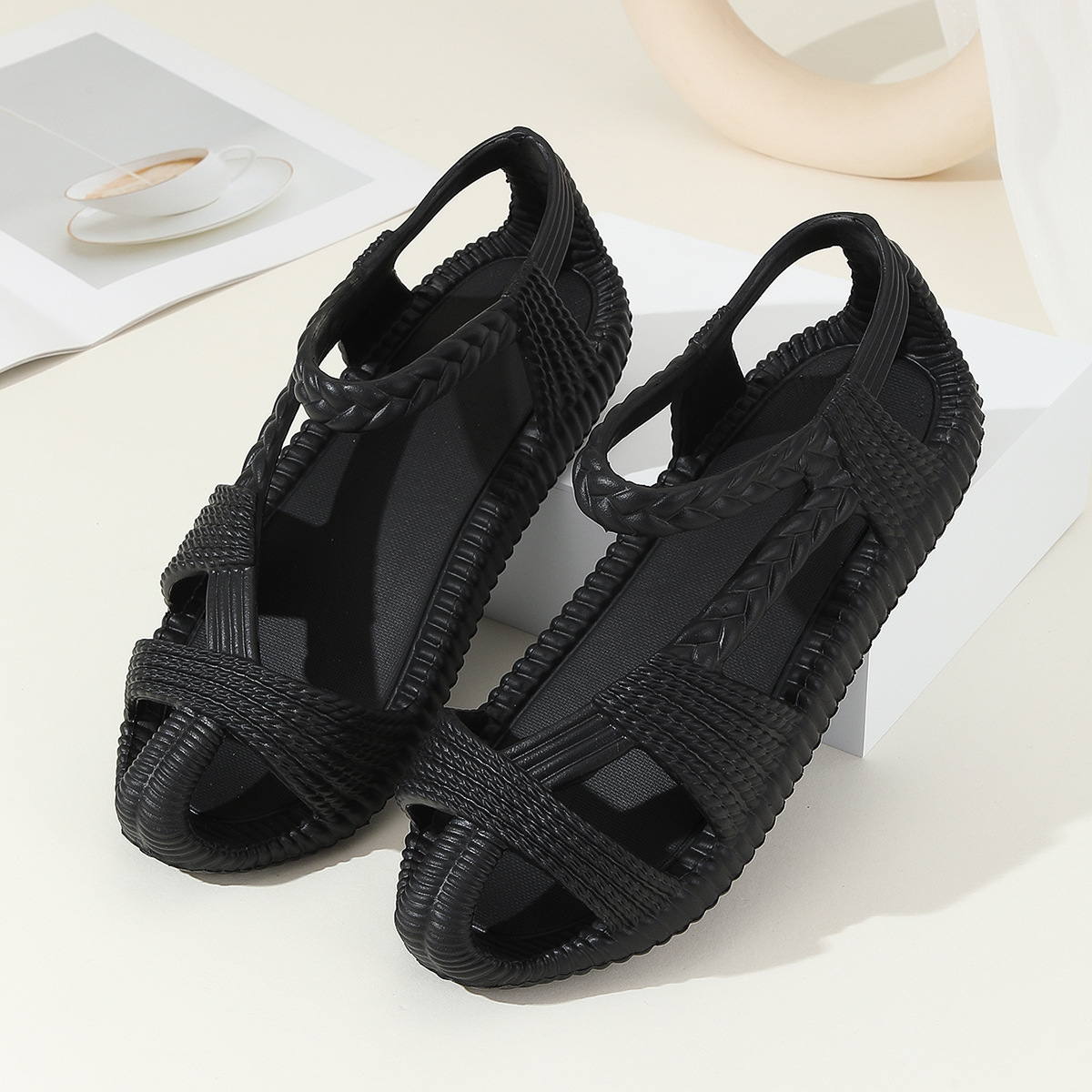 Free shipping slippers women beach shoe anti slip wear-resistant fashion outdoor sandals daily