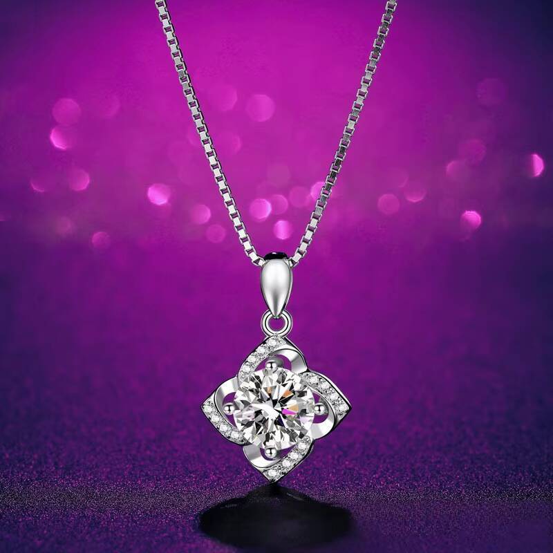 Fashion Inlaid Moissanite Diamond Necklace Women Collarbone Chain Fourleaf Clover Windmill Pendant Factory Wholesale
