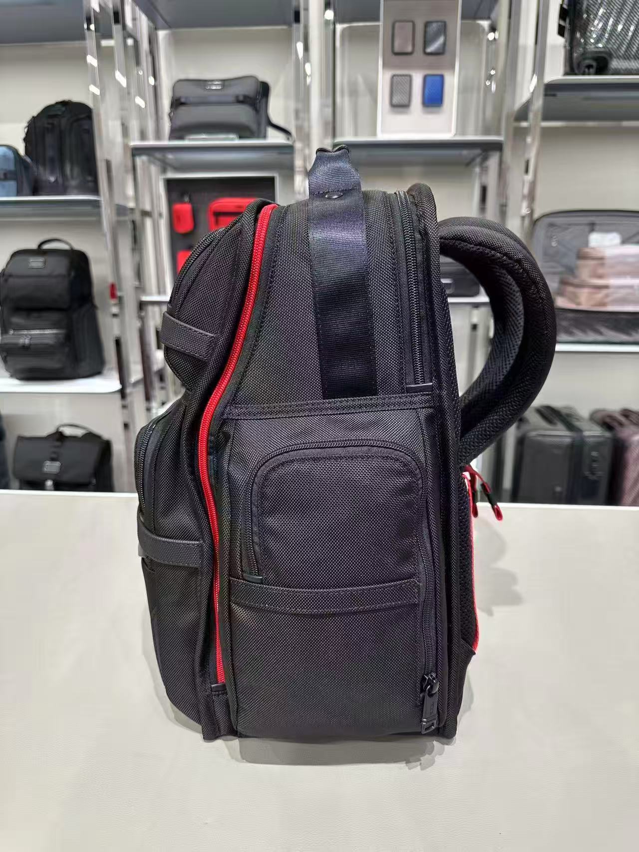 Men's business backpack with large capacity, a waterproof and wear-resistant laptop backpack suitable for travel