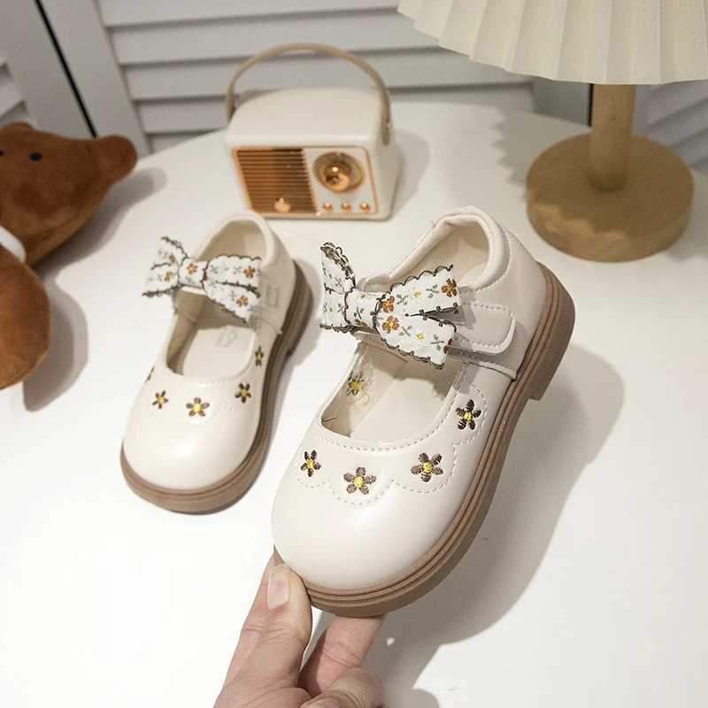 2025 New Fashion Girls Leather Shoes Sweet Flower Kids Flats Round Toes Cute Bow Girls Princess Shoes Nonslip Soft Sole InsT251101