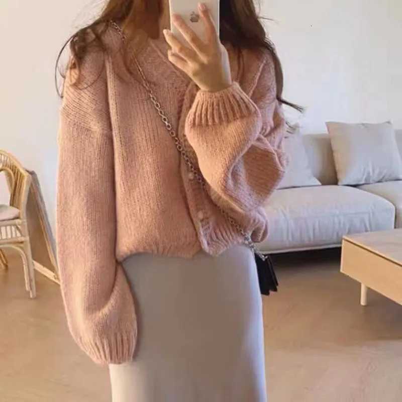 Autumn and Winter New Vneck Cardigan Womens Longsleeved Sweater Fashionable and Elegant Singlebreasted Knitwear JacketT251101