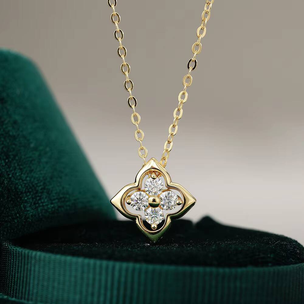 14K Gold Plated 925 Sterling Silverclover Pendant with Four Leaf Clover Moissanite Pendant Necklace Jewelry Set for Women