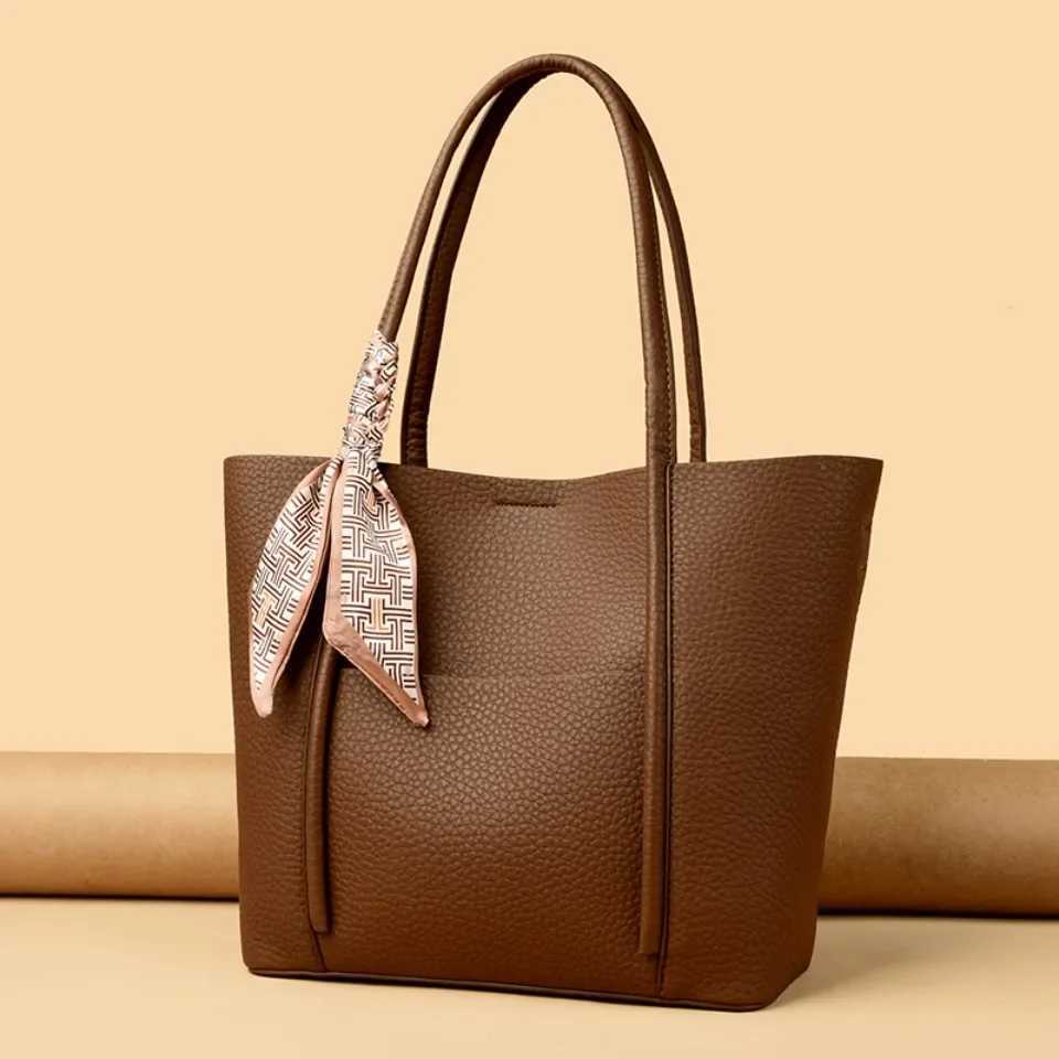 Genuine Soft Leather Tote Bag Womens Large Capacity Carrying Bags Designer Handbag Vintage Shoulder Bag Brand Commuting BagsW251101