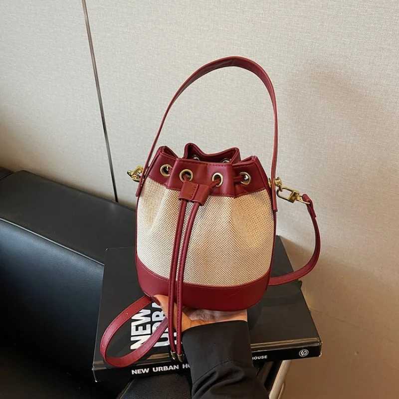 Designer Elegantcott 2025 New Ladies Luxury Brand Leather Crossbody Bag Famous Designer Classic Popar Simple1 Y251120