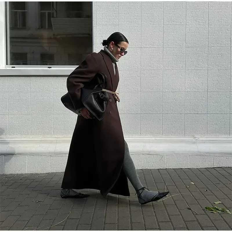 New Women Lapel Woolen Overcoats Elegant Woolen Doublebreasted with Pockets Long Sleeves Casual Coats Lady Street OuterwearT251101