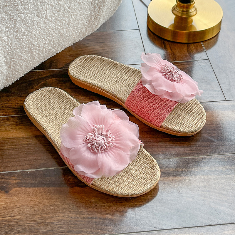 2025 spring and summer new thick soled home slippers soft soled indoor ventilated slippers flower linen slippers woman green blue