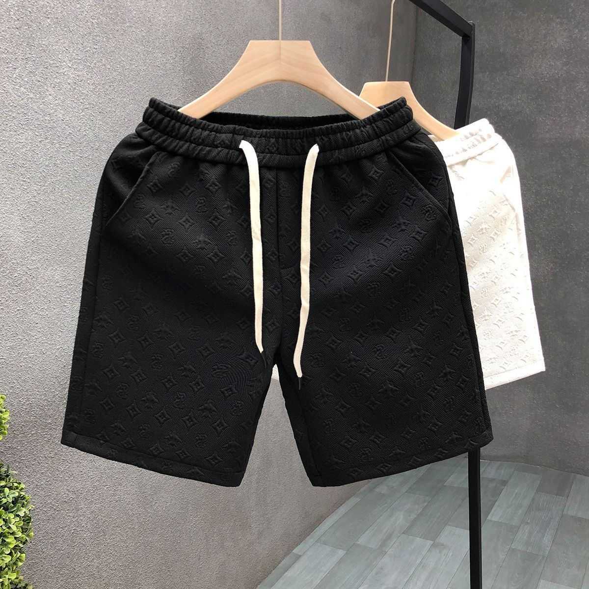 Free shipping Light luxury brand style white jacquard shorts men's summer fashion quarter pants 2025 new men's half-cut pants large size bla