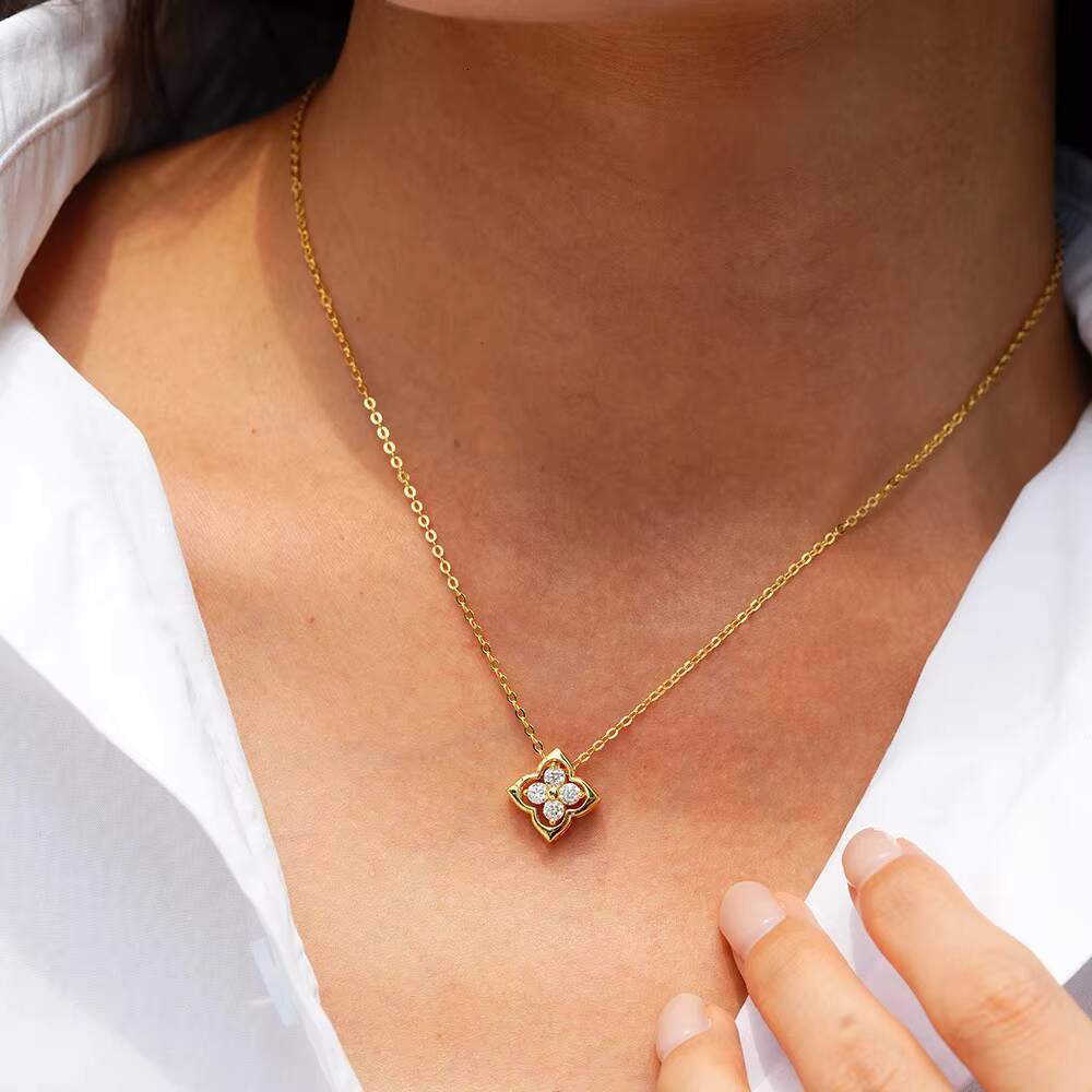 14K Gold Plated 925 Sterling Silverclover Pendant with Four Leaf Clover Moissanite Pendant Necklace Jewelry Set for Women