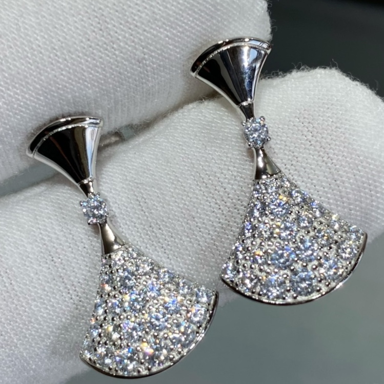 Dream succession designer dangle earrings for woman Advanced Fritillaria fan shaped jewelry brand designer jewelry with box 070