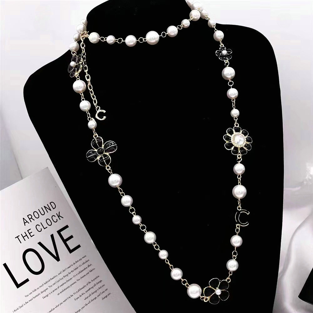 Classic Diamond Pendant Necklace Designer Jewelry High Quality Pearl Chain Women's Necklace Wedding Anniversary Jewelry Gift