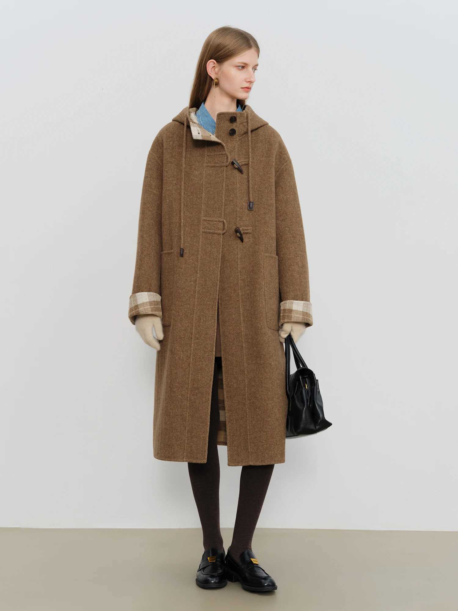 ZIQIAO 2025 Winter Womens Petite British Style Horn Button Wool Blend Coat Vintage Long Coat Warm Double Breasted OuterwearT251101