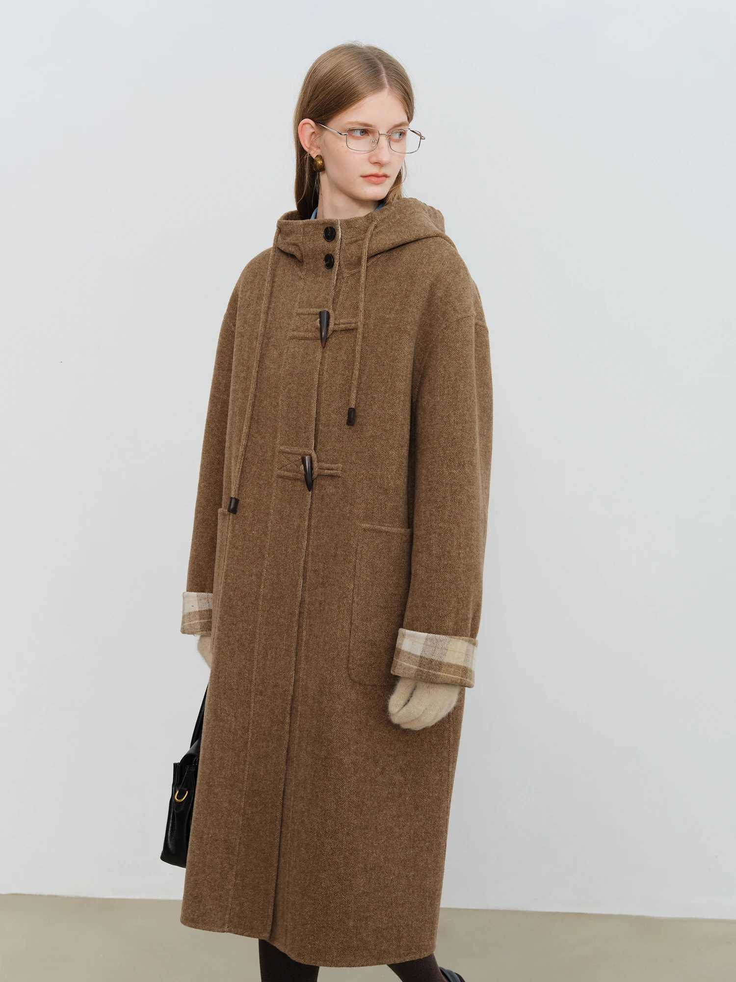 ZIQIAO 2025 Winter Womens Petite British Style Horn Button Wool Blend Coat Vintage Long Coat Warm Double Breasted OuterwearT251101