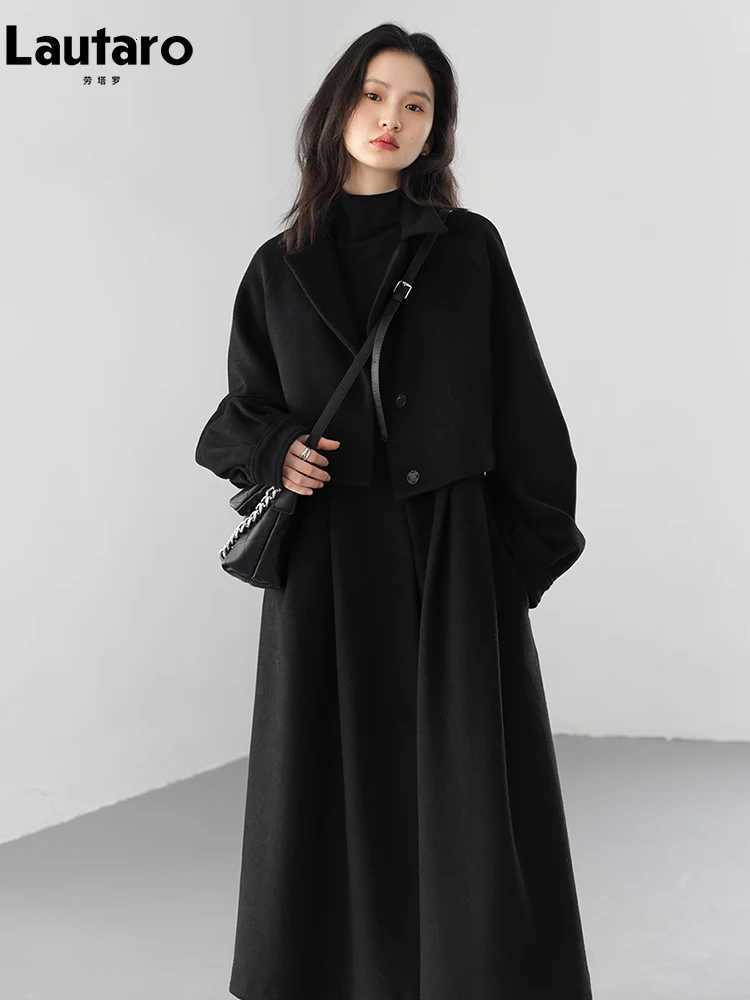 Lautaro Autumn Winter Long Flowy Luxury Vintage Black Warm Thick Woolen Coat Women Luxury Designer Fake 2 Pieces Clothes 2023T251101