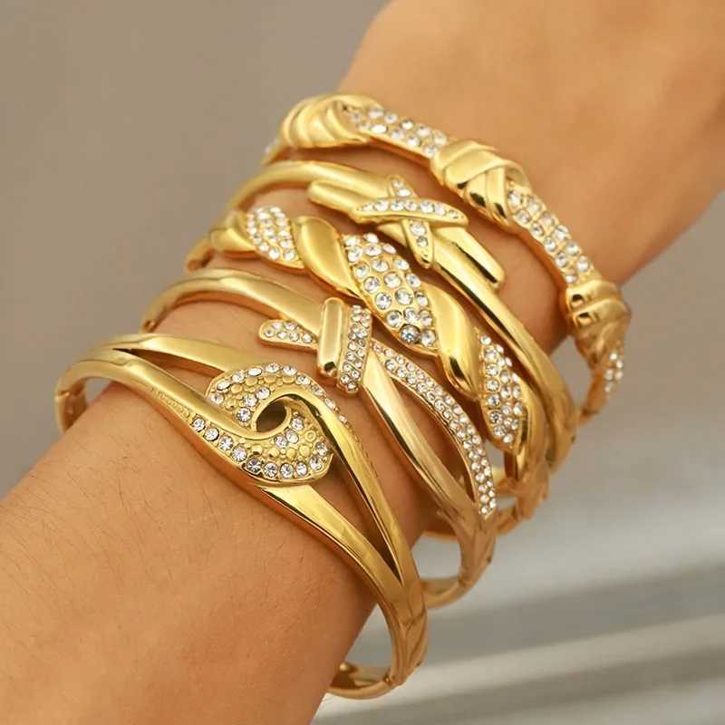316L stainless steel metal crystal twisted bracelet suitable for women unique knot bracelet rust proof wrist jewelry party accessory Y250329
