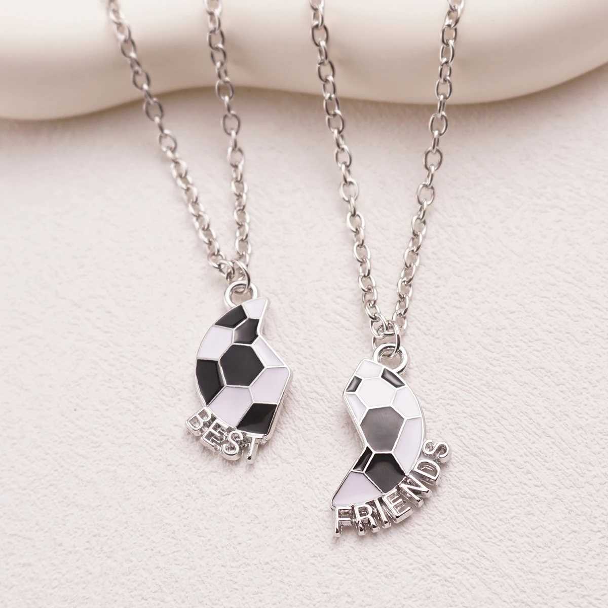 2 Pcs/Set Football Best Friends Pendant Necklace For Women Borken Heart Enamel Soccer Necklaces Friendship Choker Necklace GiftC250407