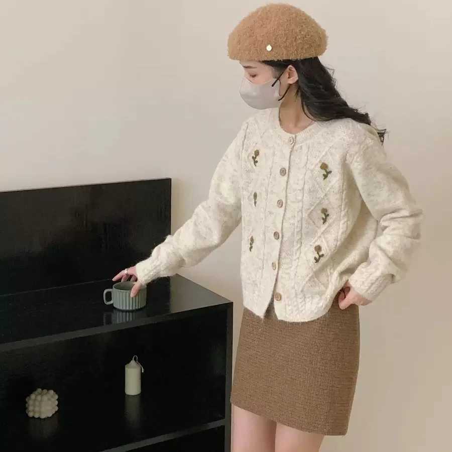 Women Cardigan Sweater Chic Vintage Flower Embroidery Knitted Sweater Autumn Winter Singlebreasted Top Sweet Preppy StyleT251101