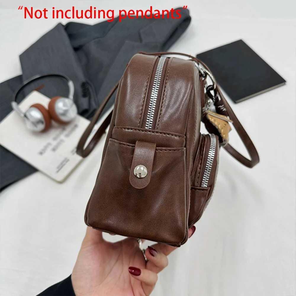 AutumnWinter Retro Underarm Bag Womens New Winter Large Capacity Handheld Bowling Bag Versatile Shoulder BagW251101