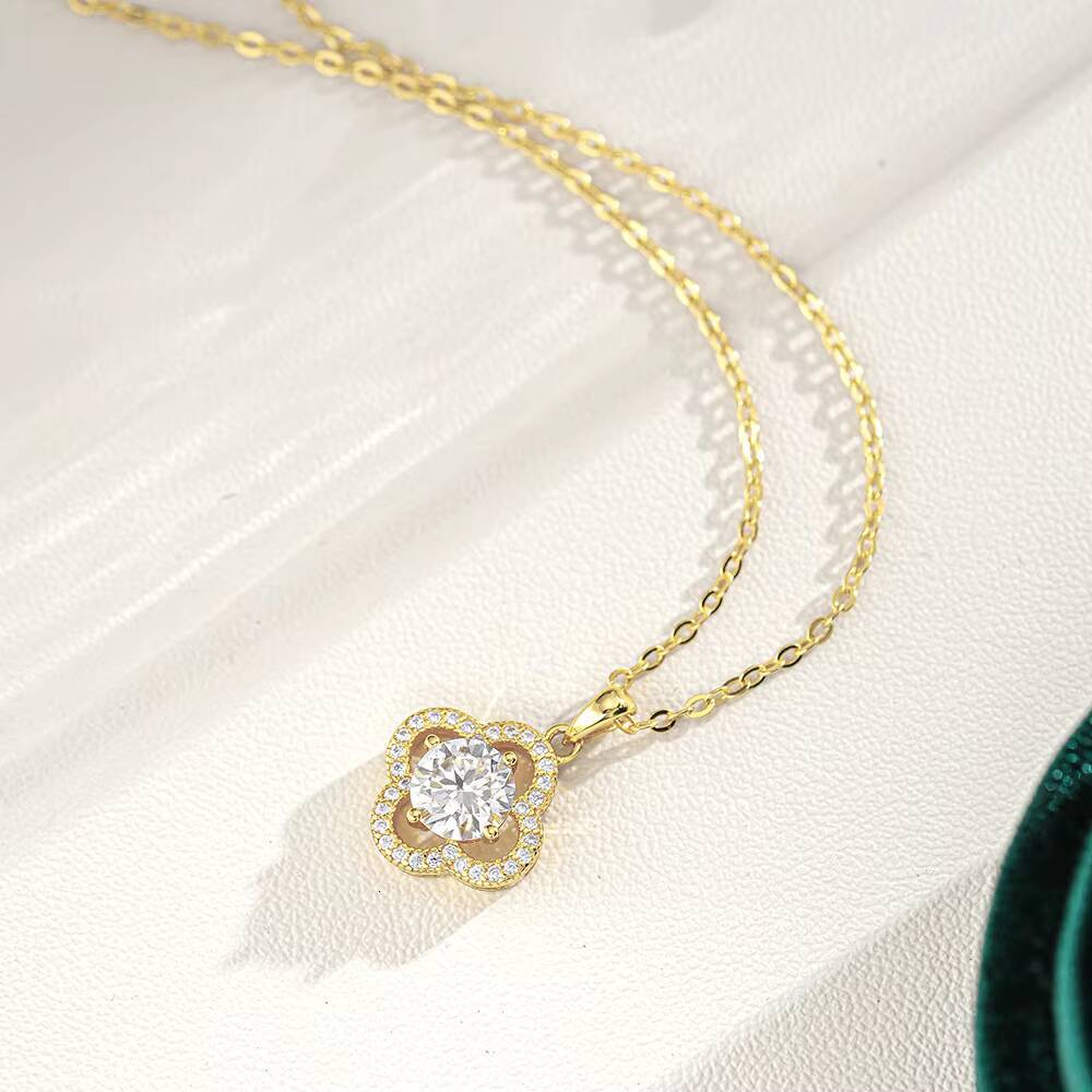 Fashion Classic Jewelry Necklace Real D Color 1 Ct Moissanite 925 Sterling Silver Four Leaf Clover Charm Pendant for Women