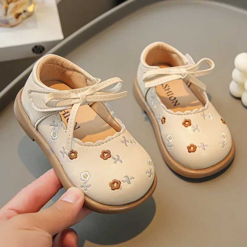Fashion Child Leather Shoes Spring New Style Girls Shoe Soft Soled Kids Casual Shoes Anti Slip Girls Leather ShoeT251101